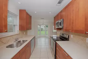 711 Voyager Dr, Houston, TX 77062 - Photo 12