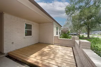 711 Voyager Drive, Houston, TX 77062 - Photo 6