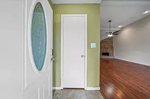 10714 Sherburne Dr, Houston, TX 77072 - Photo 4