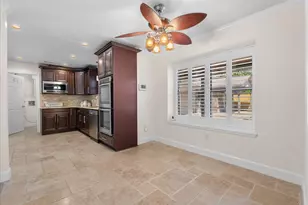 3725 Autumn Ln, Baytown, TX 77521 - Photo 12