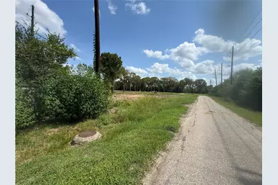 603 Howell Street, Arcola, TX 77583 - Photo 6
