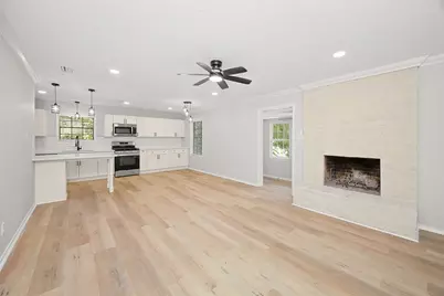 1803 S Park Street, Brenham, TX 77833 - Photo 2