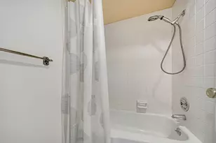 10732 Briar Forest Dr, Houston, TX 77042 - Photo 22