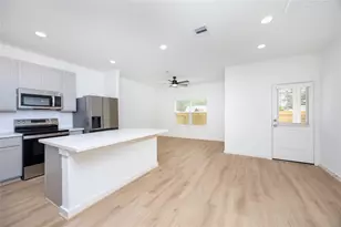 1964 Longmire Villas Ct Ct, Conroe, TX 77304 - Photo 4
