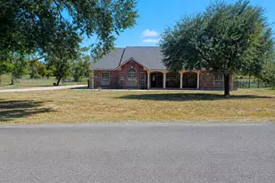 108 Deer Ridge Dr, La Vernia, TX 78121 - Photo 1