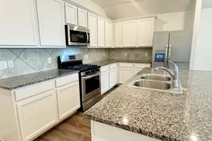 4406 Red Yucca Dr, Baytown, TX 77521 - Photo 6