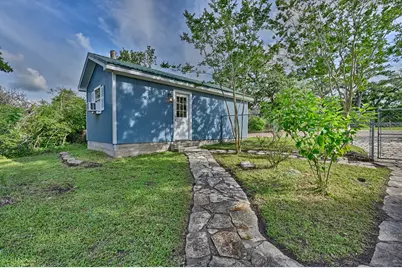 9481 Lake Forest Circle, Brenham, TX 77833 - Photo 24