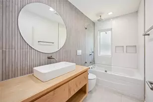 6306 Pineshade Ln, Houston, TX 77008 - Photo 22