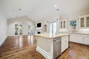 5022 Tangle Ln, Houston, TX 77056 - Photo 16