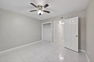 10600 S Post Oak Rd, Houston, TX 77035 - Photo 20