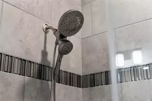 6804 Westview Dr, Houston, TX 77055 - Photo 24