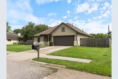 2213 Sago, Bay City, TX 77414 - Photo 2