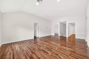 7402 Heron Lakes Dr, Houston, TX 77064 - Photo 32