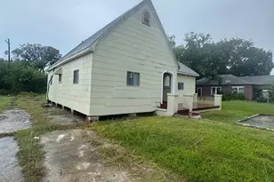 2217 Rev Dr Ransom Howard St, Port Arthur, TX 77640 - Photo 2