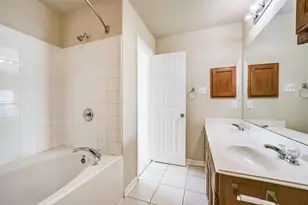 12947 Iris Garden Ln, Houston, TX 77044 - Photo 26