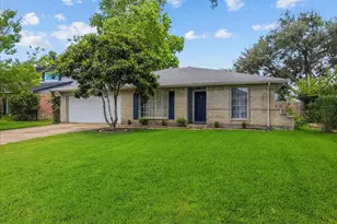 17115 Bougainvilla Ln, Friendswood, TX 77546 - Photo 2