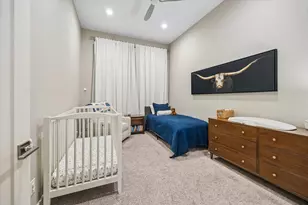 940 W 21st St, Houston, TX 77008 - Photo 16