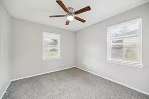 7426 Saunders Rd, Houston, TX 77016 - Photo 6