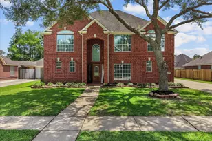 413 Lookout Ln, Dickinson, TX 77539 - Photo 2
