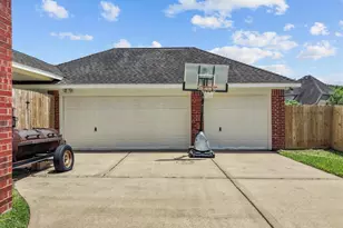 413 Lookout Ln, Dickinson, TX 77539 - Photo 42