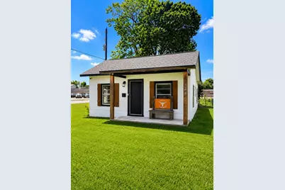 424 Thomas Street, Clute, TX 77531 - Photo 1
