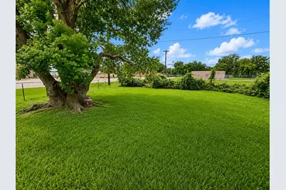 424 Thomas Street, Clute, TX 77531 - Photo 12