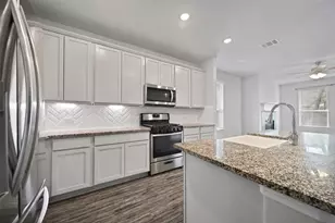 331 Silver Carp Trl, Willis, TX 77318 - Photo 8