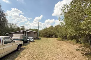 1055 N Franklin St, La Grange, TX 78945 - Photo 6