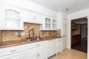 1911 Trixie Ln, Houston, TX 77042 - Photo 18