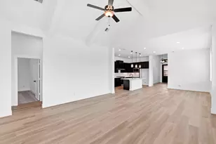 18078 Brennie Bird Ln, Conroe, TX 77302 - Photo 6