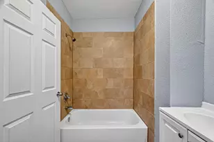 10106 Sierra Dr, Houston, TX 77051 - Photo 22