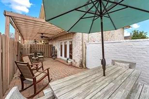 1953 Stoney Brook Dr, Houston, TX 77063 - Photo 20