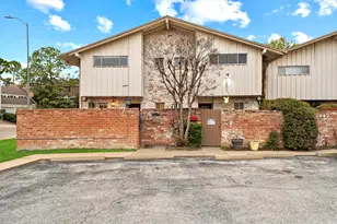 1953 Stoney Brook Dr, Houston, TX 77063 - Photo 4