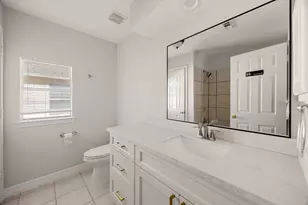 7711 Heron Lakes Dr, Houston, TX 77064 - Photo 34