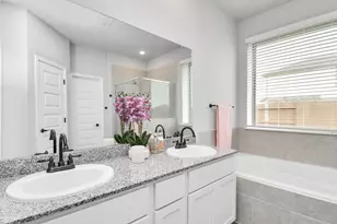 395 Hunter Rnch Wy, Dayton, TX 77535 - Photo 24