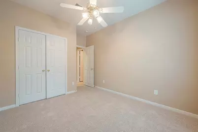 134 E Foxbriar Forest Circle, The Woodlands, TX 77382 - Photo 16