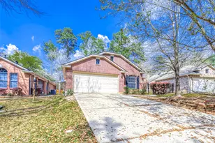 134 E Foxbriar Forest Cir, The Woodlands, TX 77382 - Photo 2