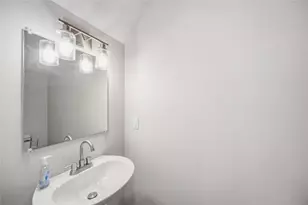 5329 Higgins St, Houston, TX 77033 - Photo 8