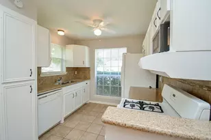 1910 Crosscoach Ln, Katy, TX 77449 - Photo 2