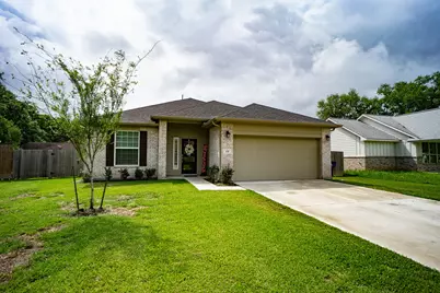 247 Freeman Boulevard, West Columbia, TX 77486 - Photo 1