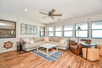 538 Paradise Drive, Tiki Island, TX 77554 - Photo 8