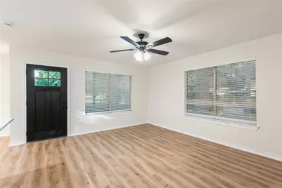 911 Mainer Lane, Tomball, TX 77375 - Photo 2