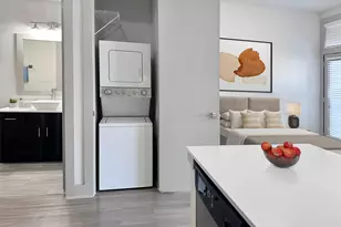 2727 Brazos St, Houston, TX 77006 - Photo 2