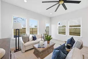 528 N 4th St, La Porte, TX 77571 - Photo 10