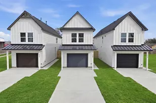 528 N 4th St, La Porte, TX 77571 - Photo 2