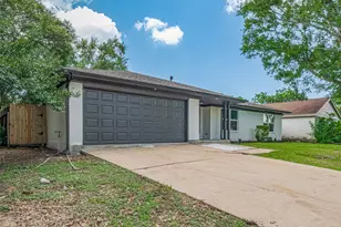 3407 Coachlight Ln, Baytown, TX 77521 - Photo 2