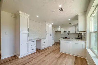 3407 Coachlight Lane, Baytown, TX 77521 - Photo 14