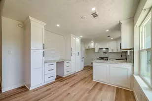 3407 Coachlight Ln, Baytown, TX 77521 - Photo 14