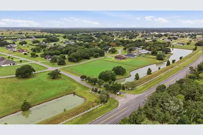 102 Lakeland Circle, Rosharon, TX 77583 - Photo 12