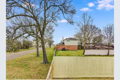 920 Oak Grove Street, La Porte, TX 77571 - Photo 22